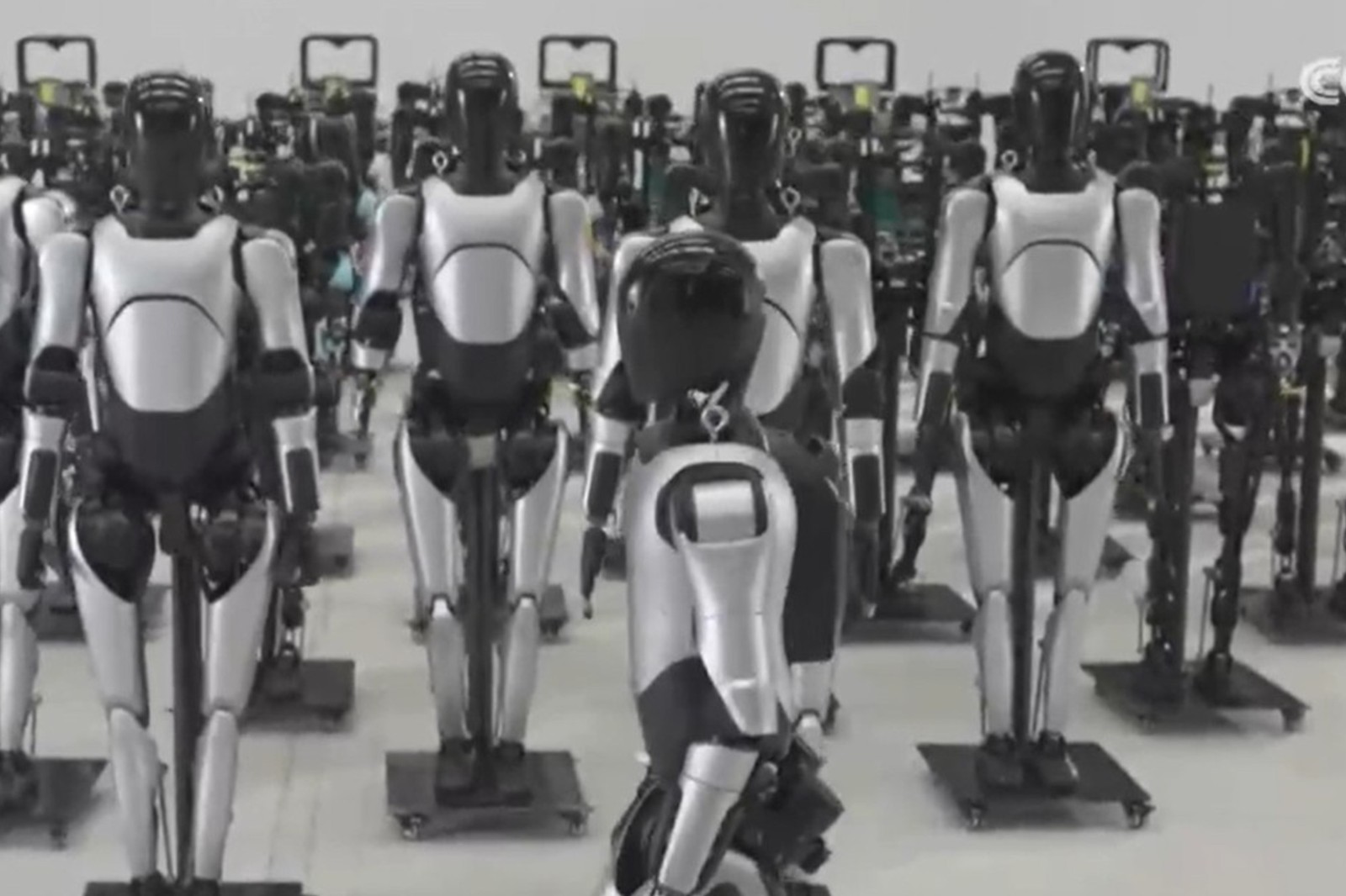 央视报道！揭秘710公海线路检测中心机器人量产超级工厂